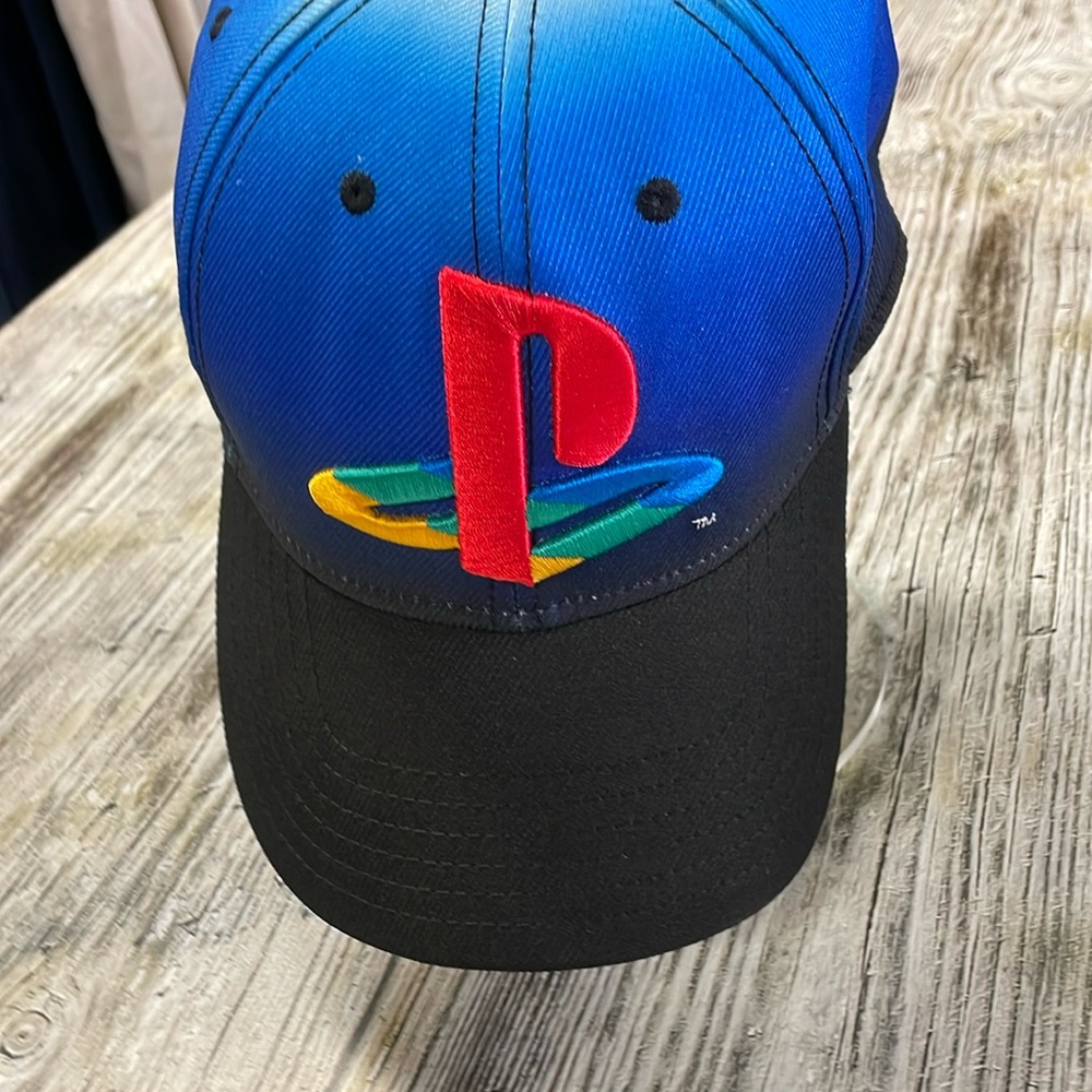New without tag Black & Blue PlayStation Gamer Hat